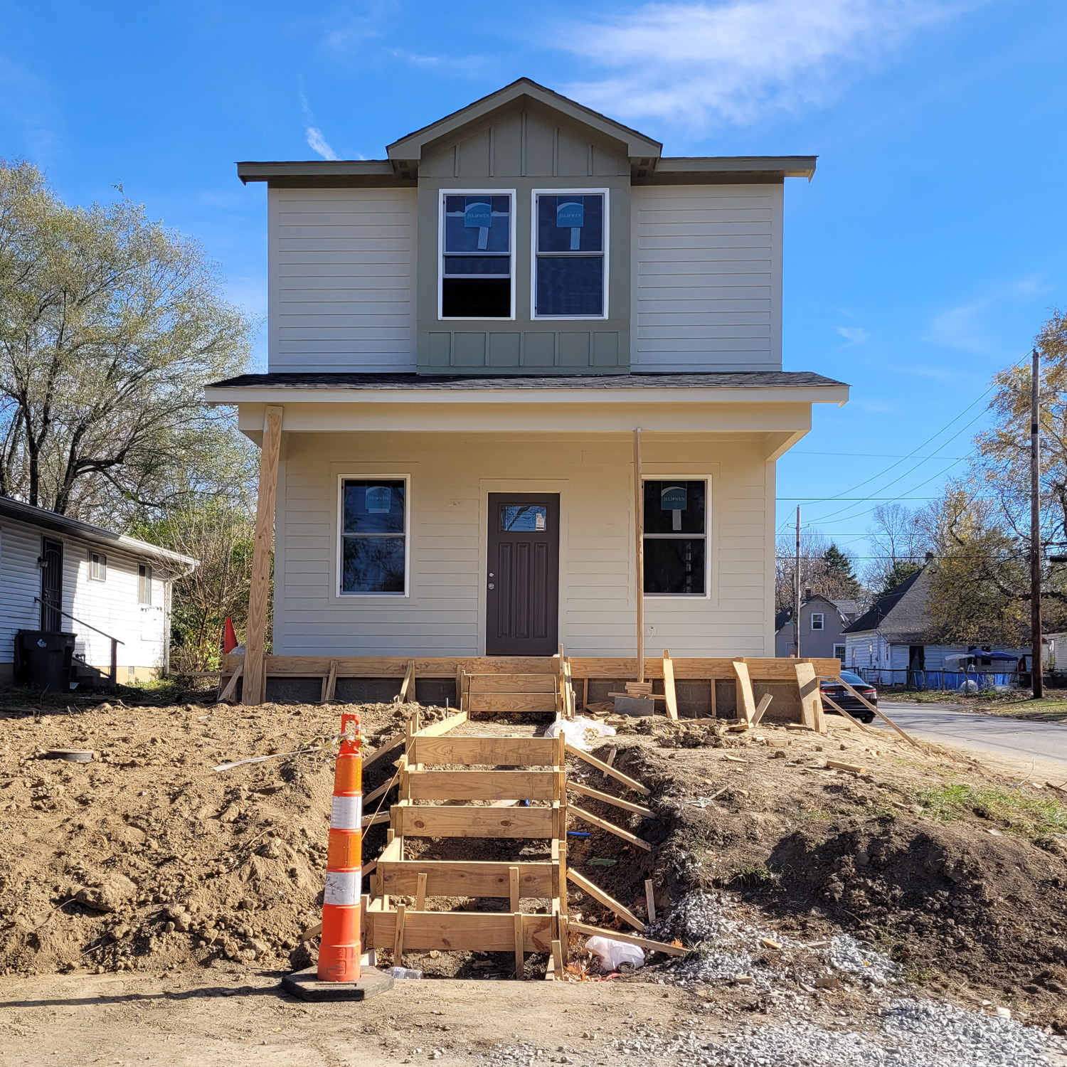 MB-Woodstock-Exterior-Feb-walkway
